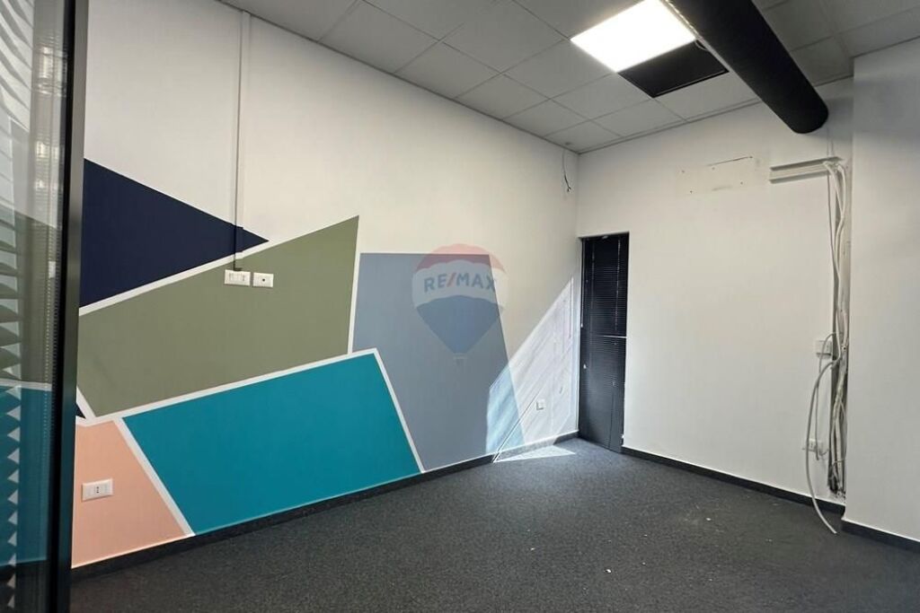 AMBIENT KOMERCIAL PER QIRA TEK ARLIS