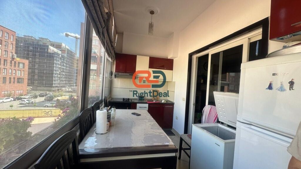 Tek Jordan Misja, Shitet Apartament 2+1 Me Planimetri Te Rregullt!