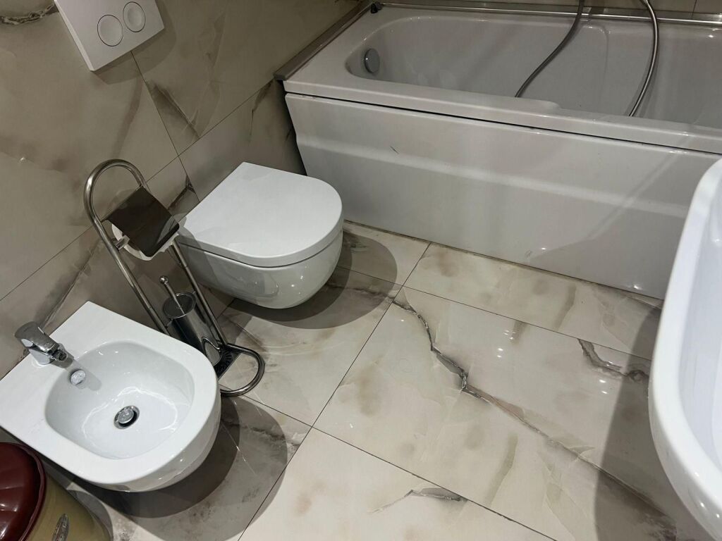 QIRA ZYRË 142.4 M² + 2 POSTE PARKIMI – QENDRA TURDIU, LOKACION PREMIUM QENDRA TIRANË