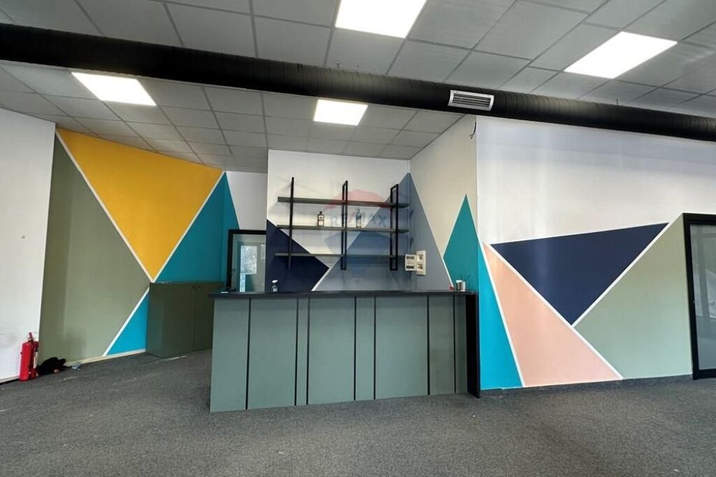 AMBIENT KOMERCIAL PER QIRA TEK ARLIS