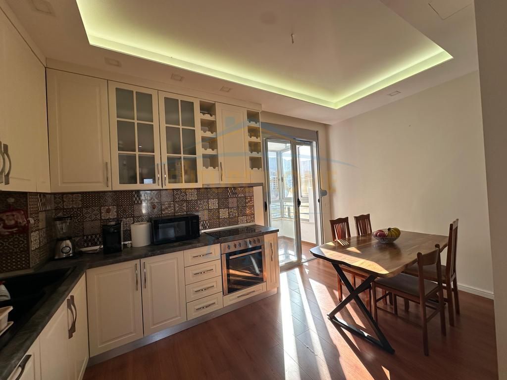 Qera, Apartament 2+1, Liqeni Thate, Tiranë.