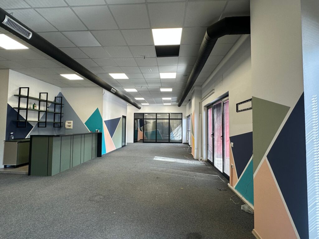 Office for rent ARLIS, opposite QSUT