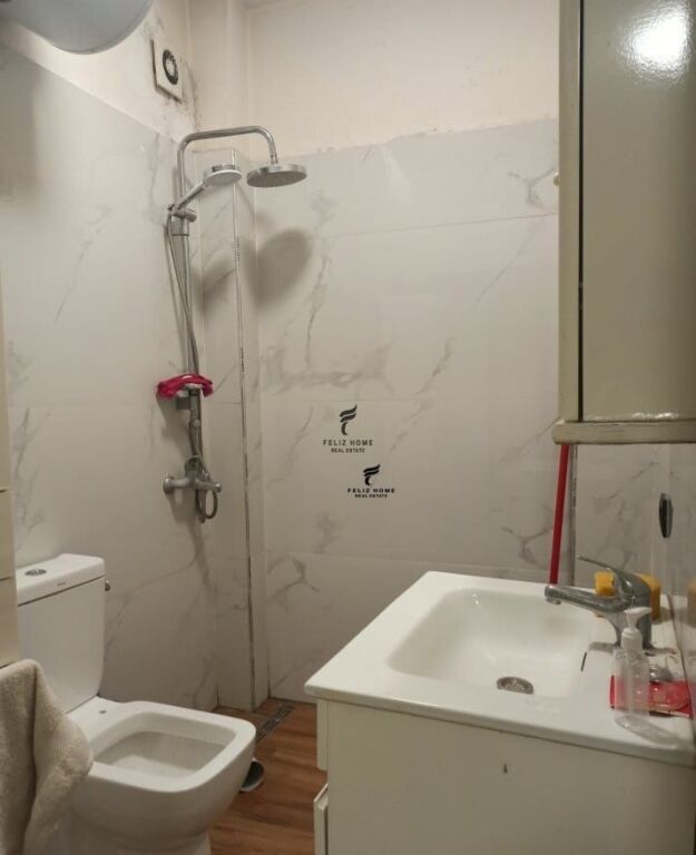 AMBIENT BIZNESI ME QERA 70M2 QENDER 600 EURO FH-57966