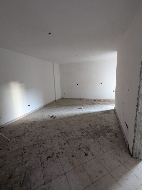 OKAZION Shitet apartament 1+1 prane Gama Market VLORE