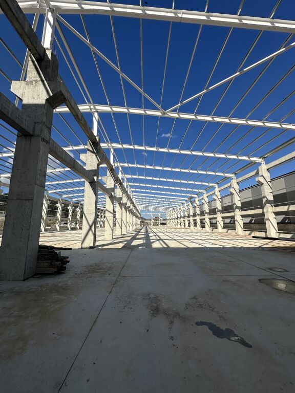 Premises for warehouse rent with Prush