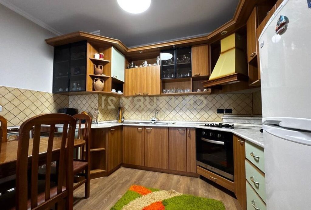 Affittasi 1+1 a Pazari i ri