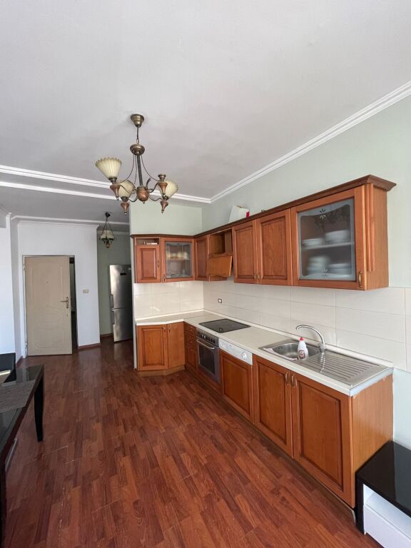 🏡 Apartament me qira 2+1 – Bllok