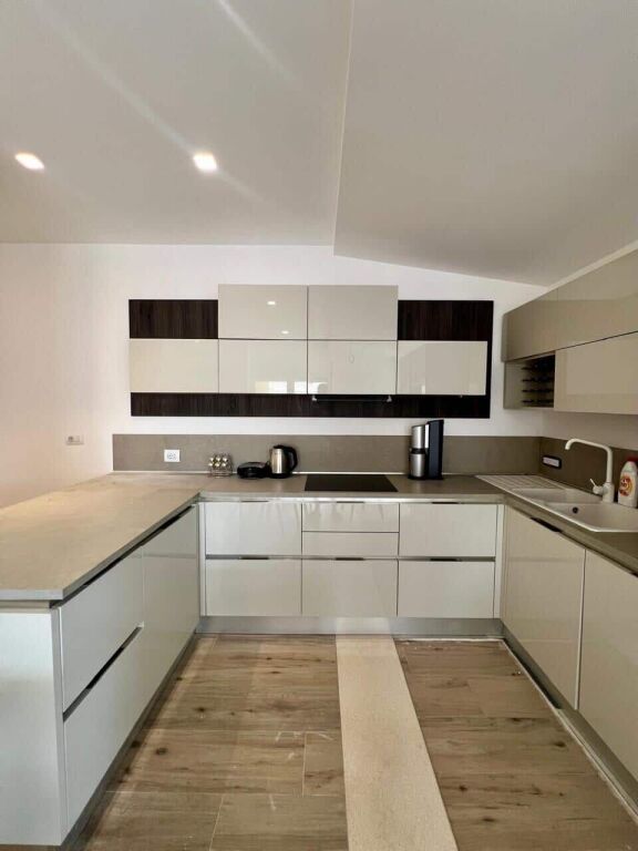 Shitet Apartament 2+1 + Verandë – Plazh