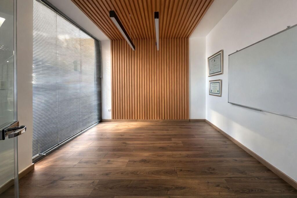 QIRA ZYRË 142.4 M² + 2 POSTE PARKIMI – QENDRA TURDIU, LOKACION PREMIUM QENDRA TIRANË