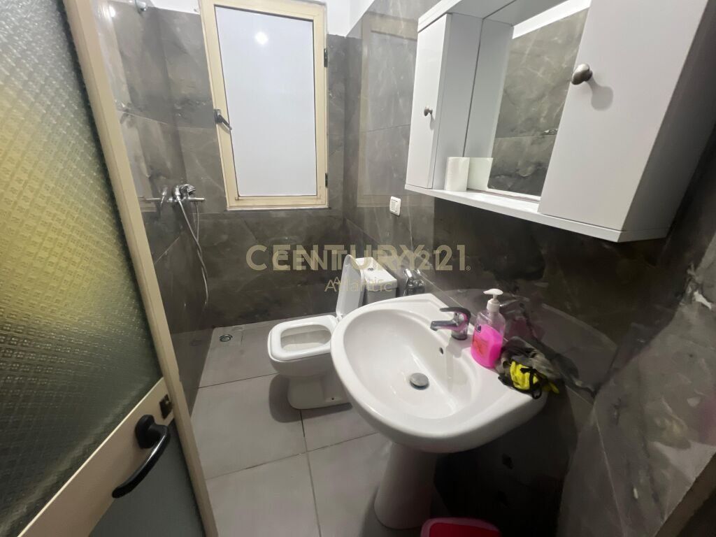 Hotel Për Qira në Shkëmbi I Kavajës, Durrës 6,500 € /Muaj