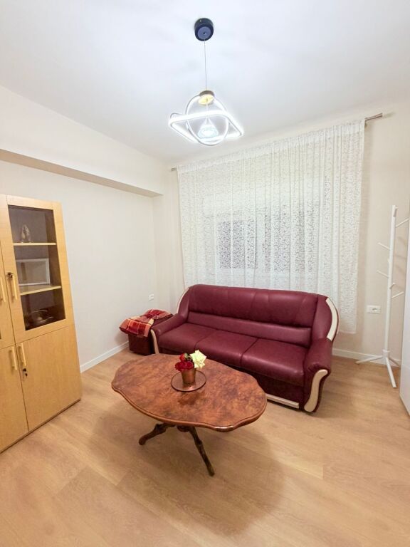 JEPET ME QERA APARTAMENT 2+1 PRANE MUZEUMIT, DURRES