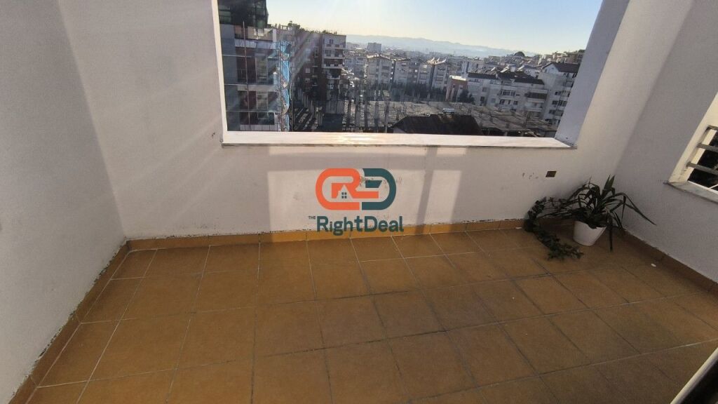 Ne Fresk, Shitet Apartament 2+1 Me Verande Me Pamje Te Lire !!!