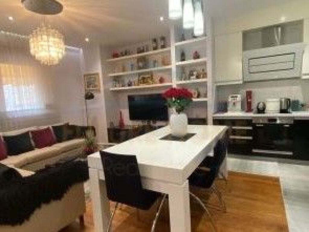 Shitet, Apartament2+1+2, Rruga e Kosovareve, Tirane.