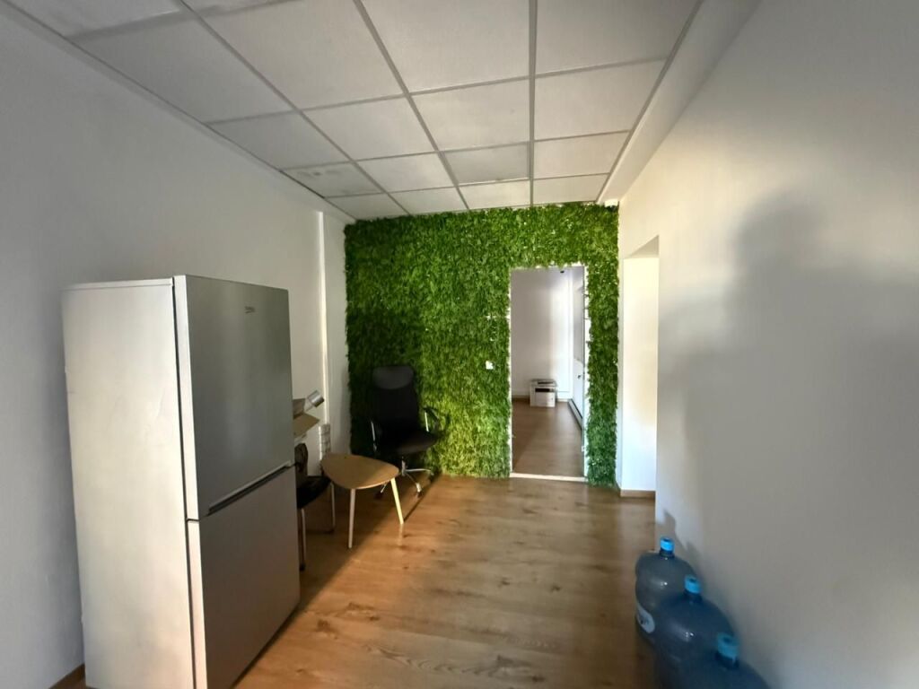 DUPLEX/AMBIENT PËR ZYRA | ISH-BLLOKU, QENDER, TIRANË