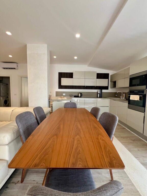 Shitet Apartament 2+1 + Verandë – Plazh