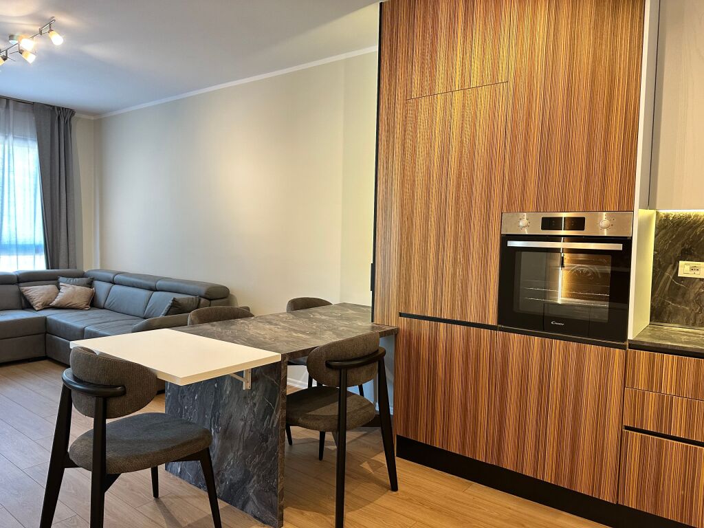 Apartament 2+1+2 në shitje në Lungomare Vlore