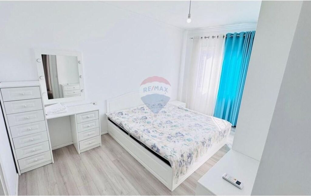 Shitet Apartament 2+1 me Post Parkimi, Inxhinieria e Ndertimit