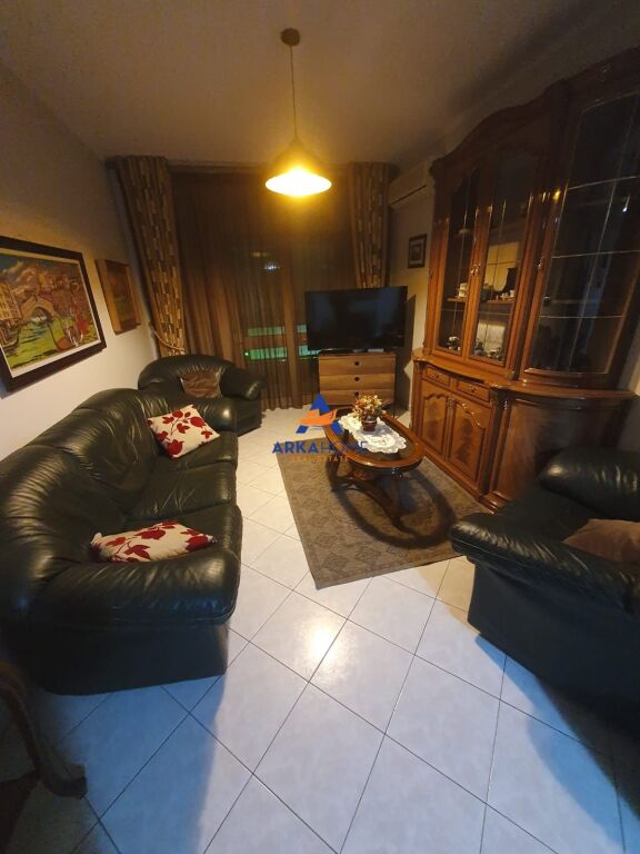 JEPET APARTMENT ME QERA 2+1+BALLKON " ALI DEMI " 50.000 LEKE