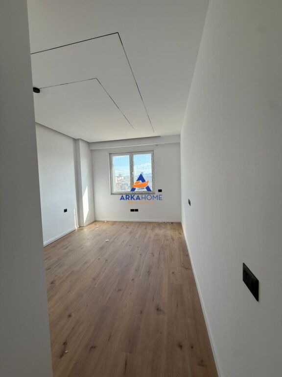 JEPET APARTAMENT ME QERA 2+1+BALLKON " AFER GEGA OIL, PASKUQAN " 60000LEKE