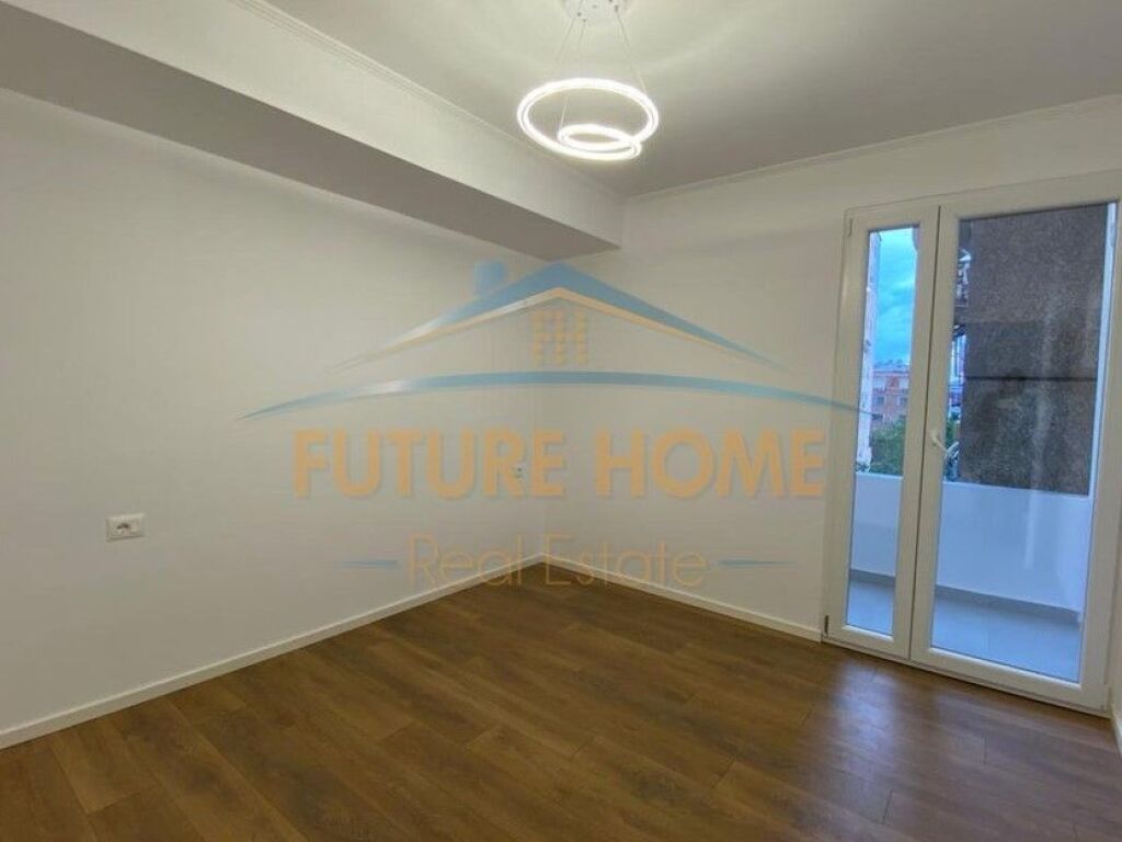 Shitet, Apartament 2+1, Porcelan