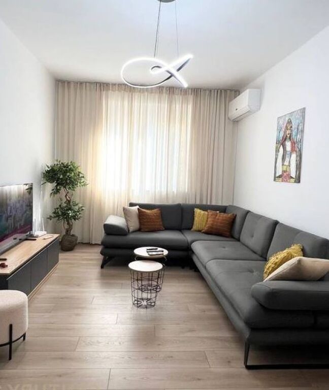 Jepet 2+1 me qera ne Qender