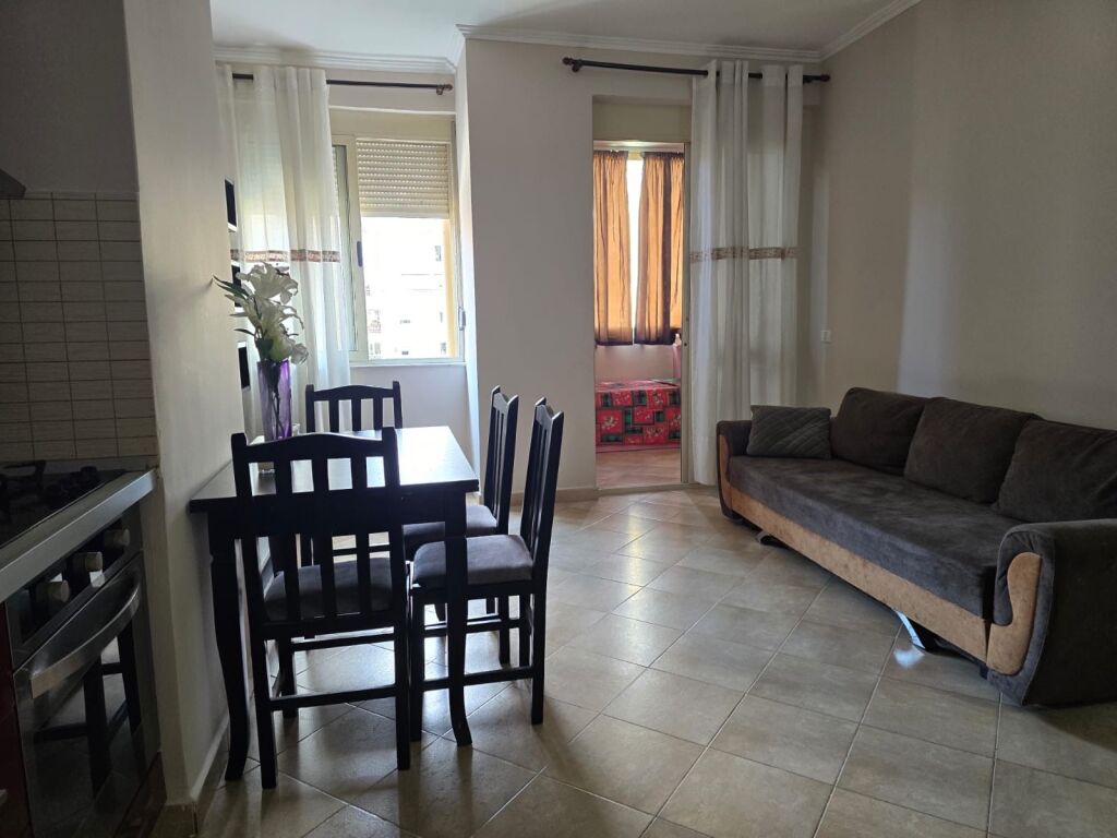 Apartament me qera 2+1 te rruga Bill Klinton