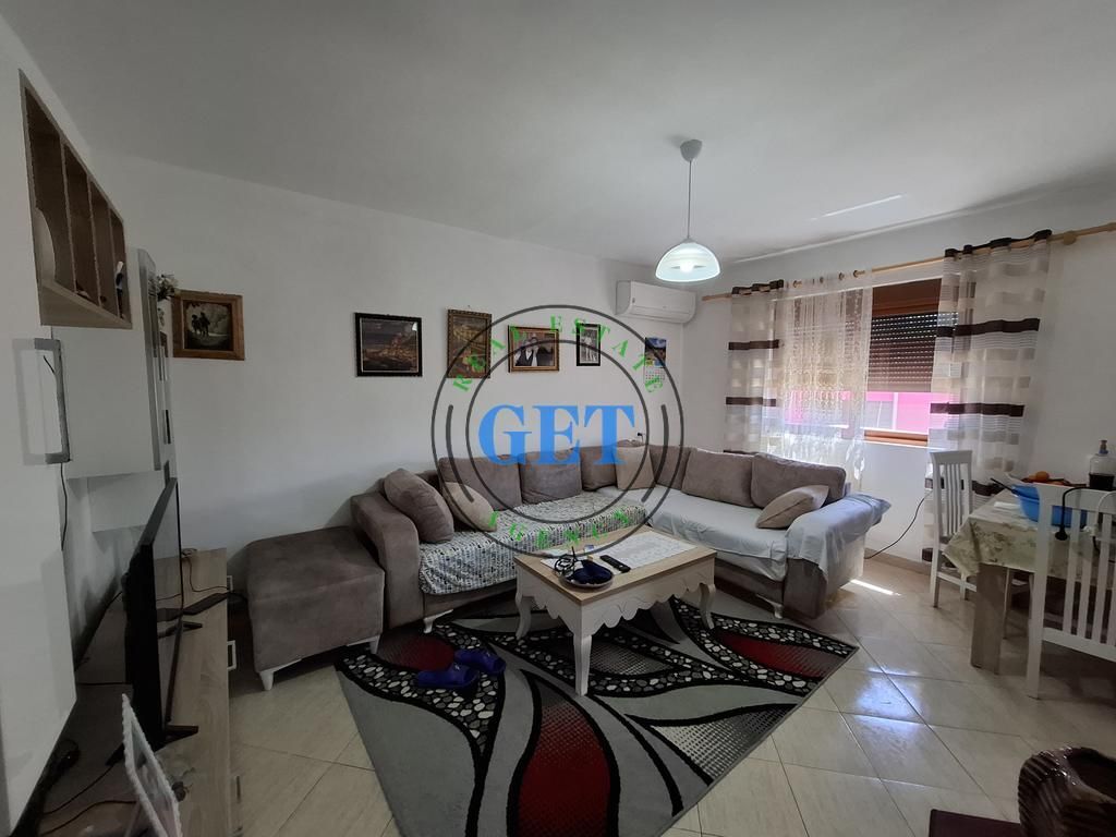 Shitet, Apartament 2+1, Tek Parku Vala, Durres.