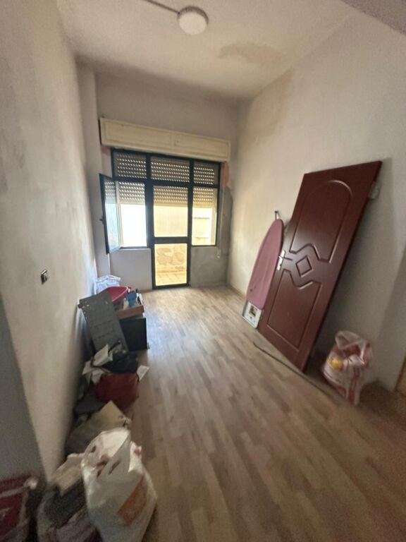 JEPET ME QERA AMBIENT BIZNESI QENDER,DURRES