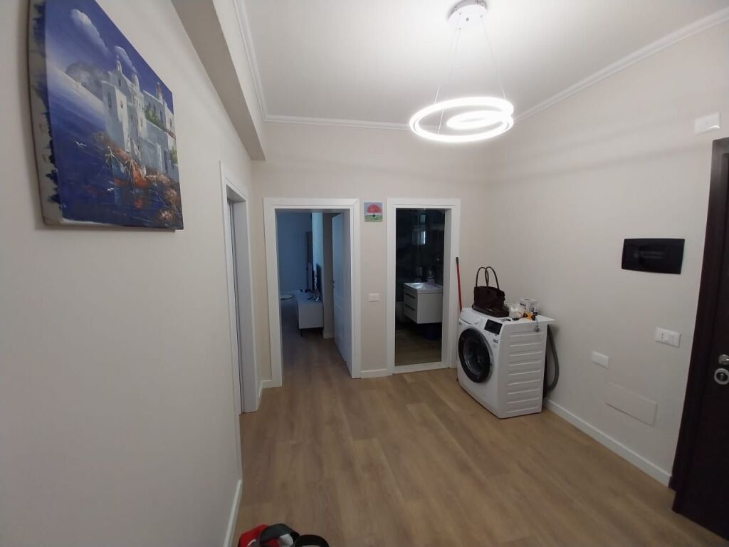 JEPET ME QERA APARTAMENT 2+1 PRANE MUZEUMIT , DURRËS