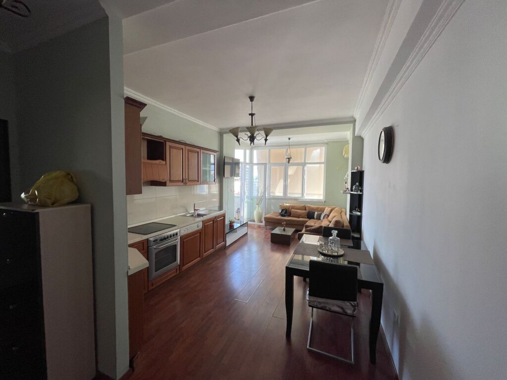 🏡 Apartament me qira 2+1 – Bllok