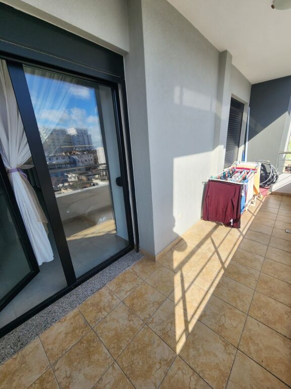 JEPET ME QERA APARTAMENT 2+1 PRANE MUZEUMIT , DURRËS