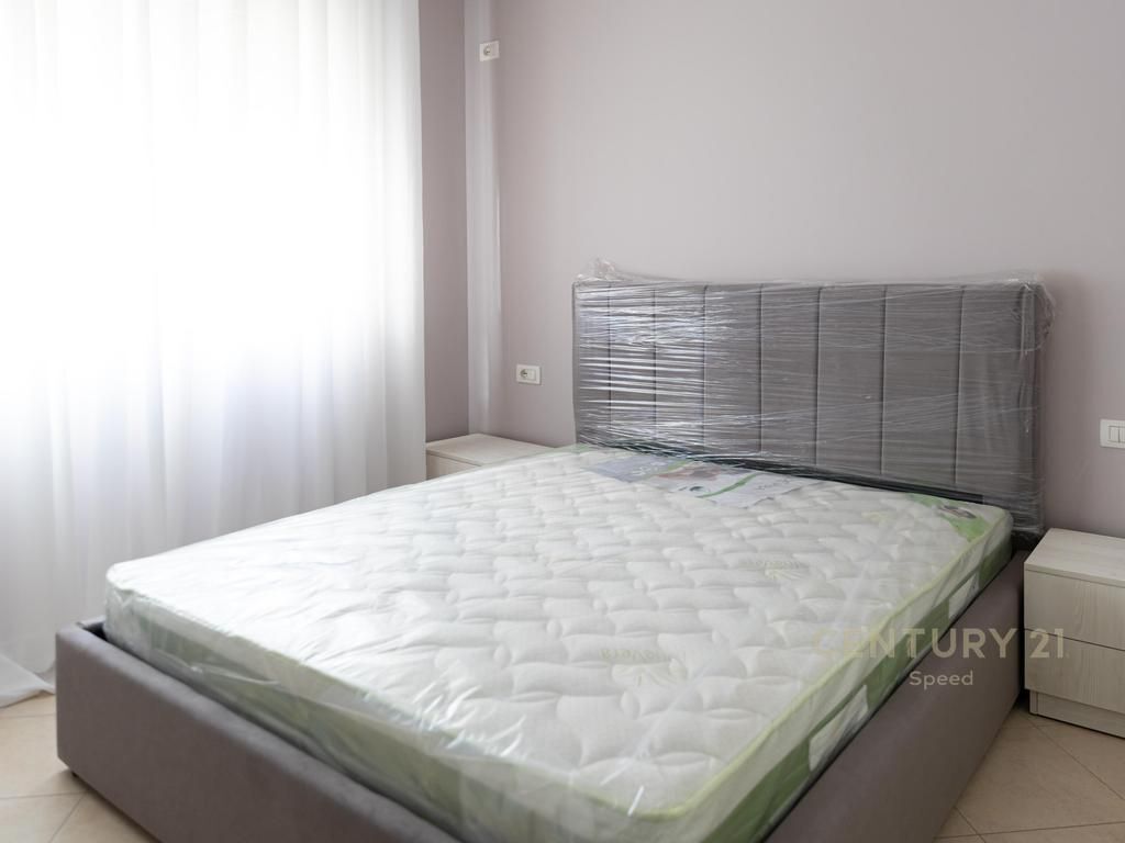 Apartament 3+1+2 për Qira në 5 Maj!