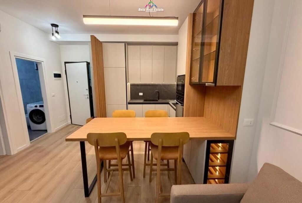 Apartament Me Qera 1+1 tek Komuna e Parisit (ID B2101466) Tirane