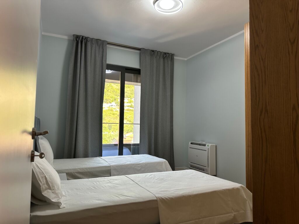 Apartament 2+1+2 në shitje në Lungomare Vlore