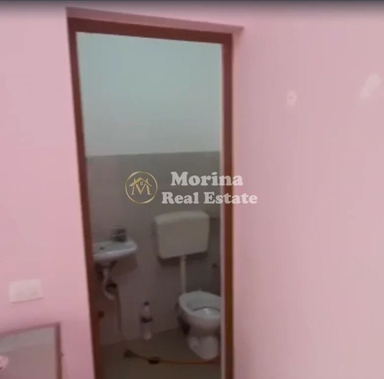 Qera | Ambjent Biznesi | Stacioni i Trenit | 210 €/muaj