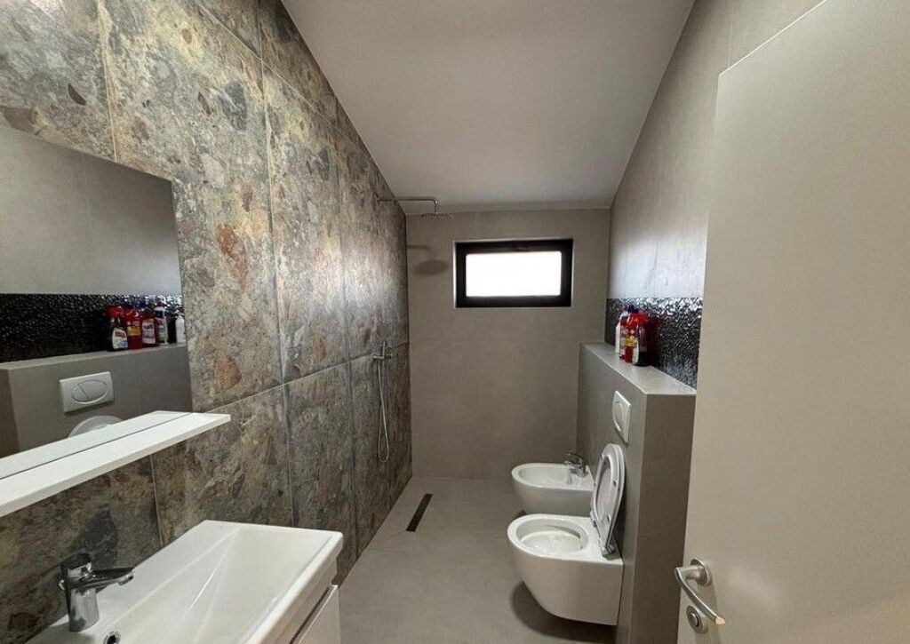 Apartament 2+1+2 me Qira-Laprakë, pranë Spitalit Ushtarak!