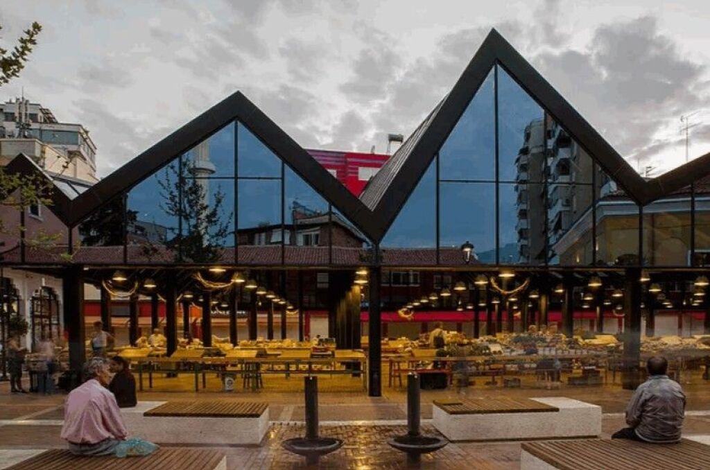 📌Jepet me qira zyrë 1+1 tek Pazari i Ri