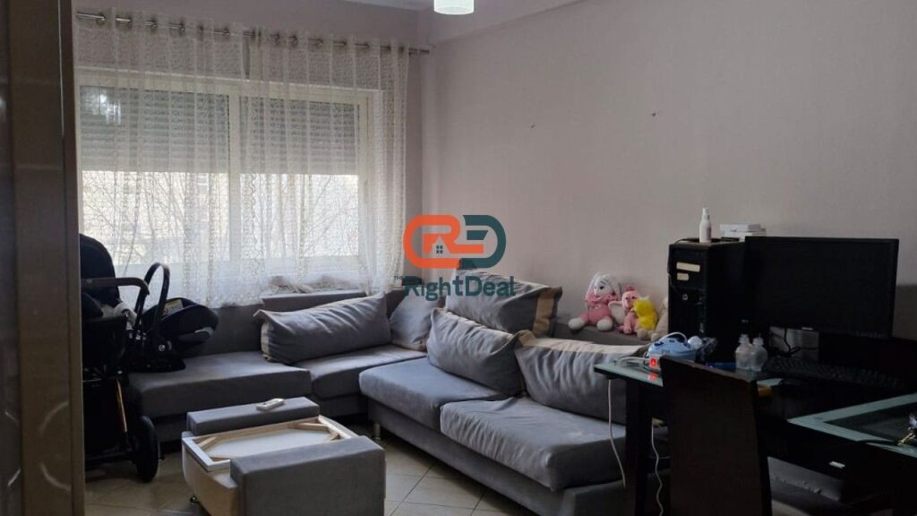 Tek Ish Parku, Jepet Me Qira Apartament 1+1 I Mobiluar!!