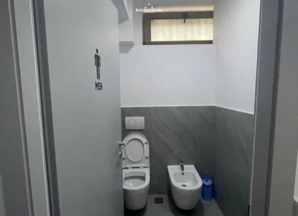 Dyqan Me Qera Tek Pazari i ri ( ID BD21805) Tirane