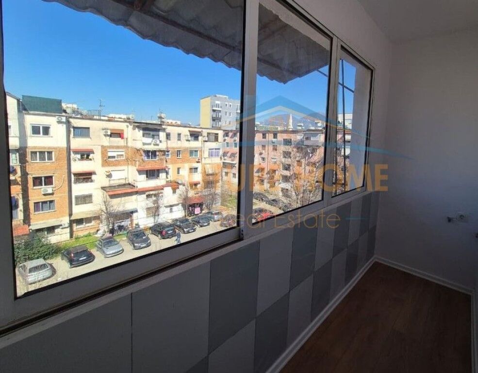 Shitet, Apartament 1+1, Oxhaku, Tiranë.