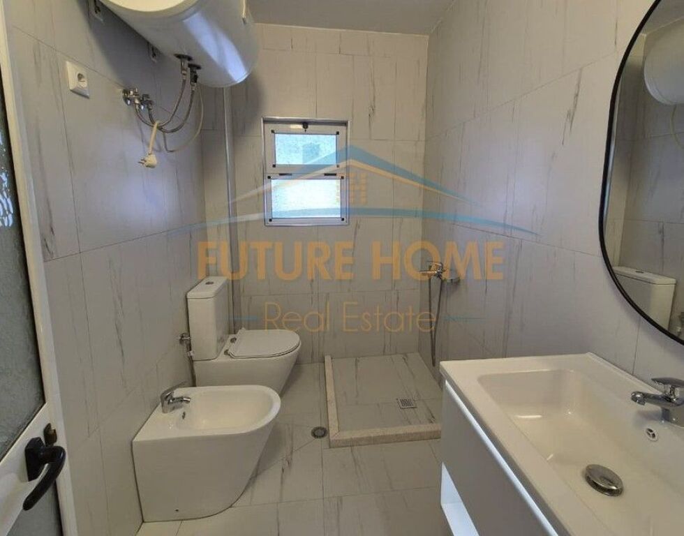 Shitet, Apartament 1+1, Oxhaku, Tiranë.