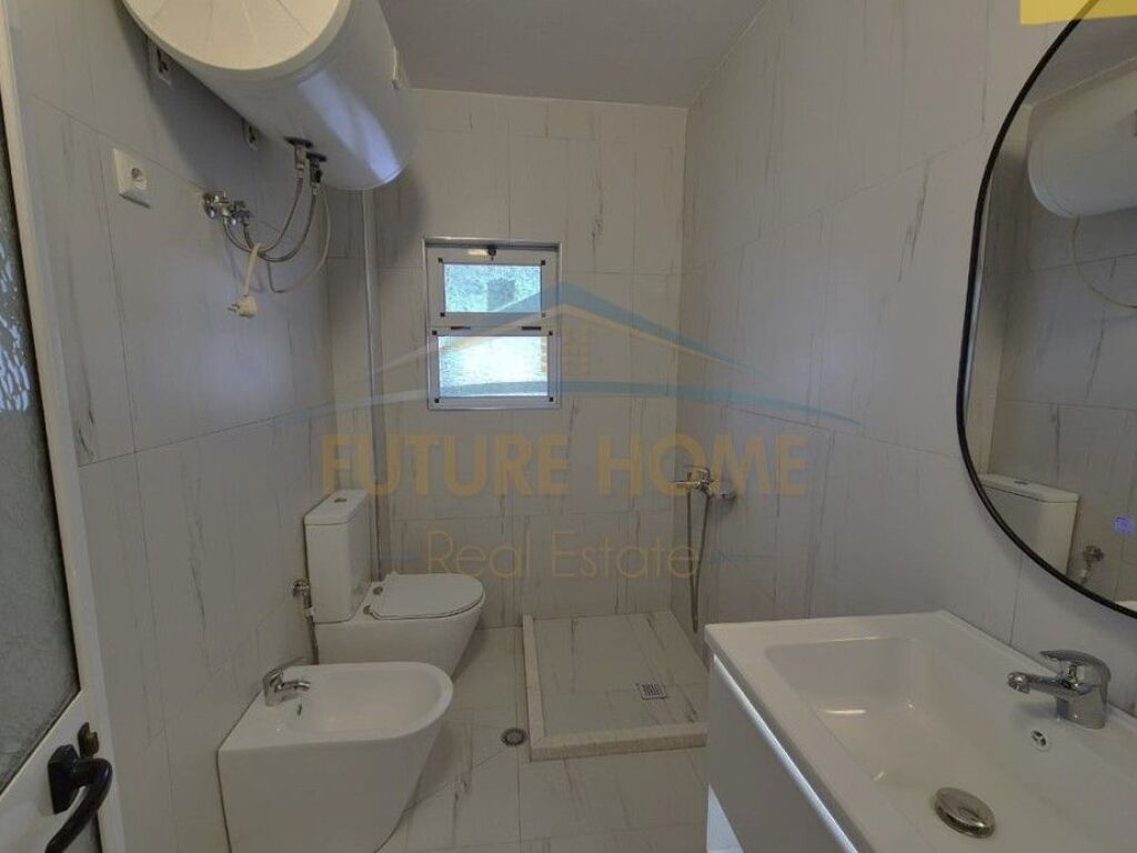 Shitet, Apartament 1+1, Oxhaku, Tiranë.