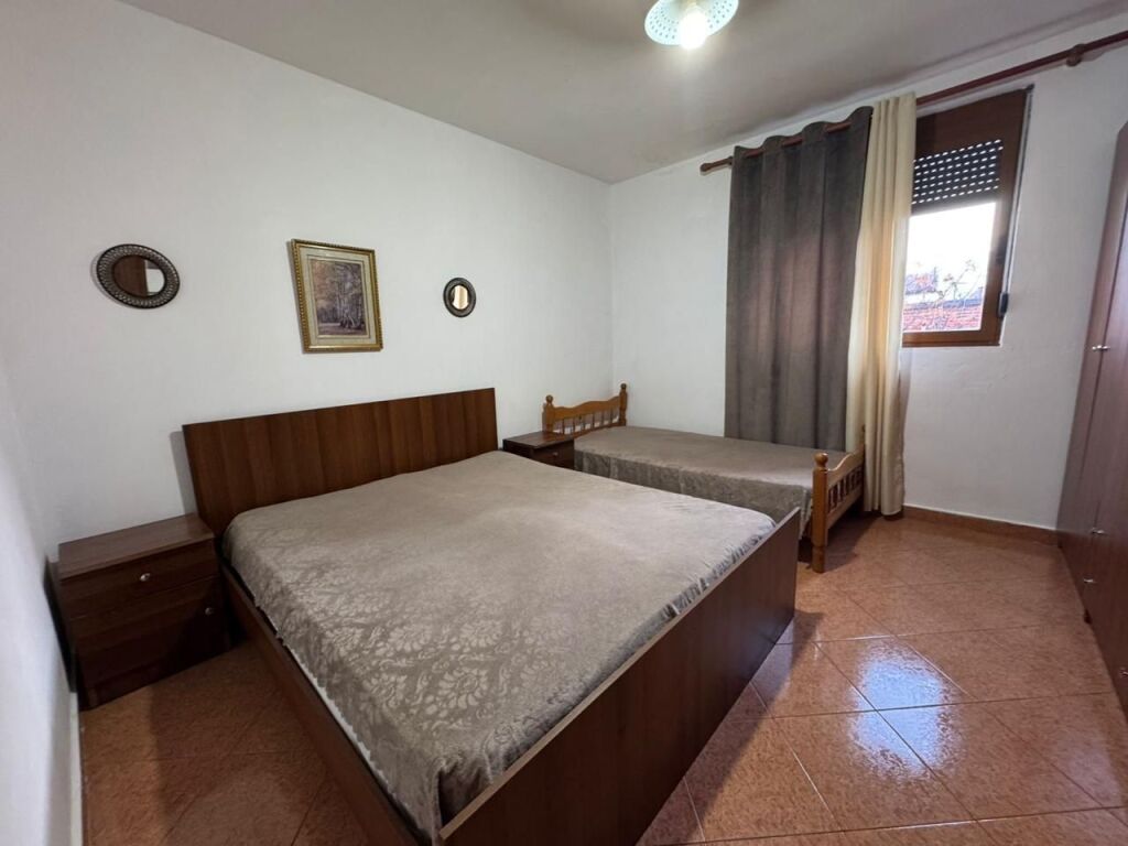 Jepet apartament me qera 1+1 ne Myslym Shyri , prane Bar Momo-45.000 leke