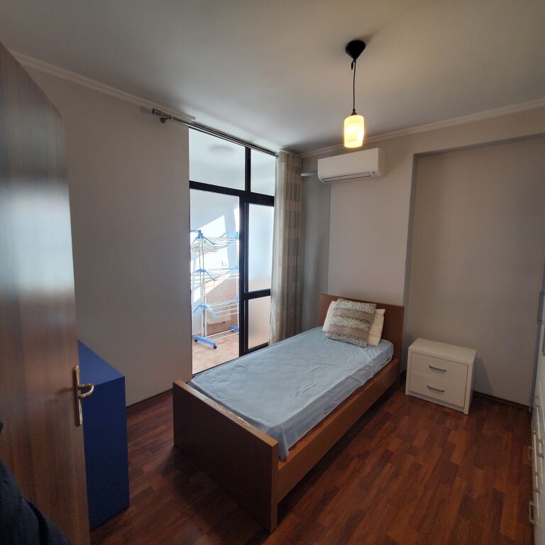 Apartament 2+1, Fresk!
