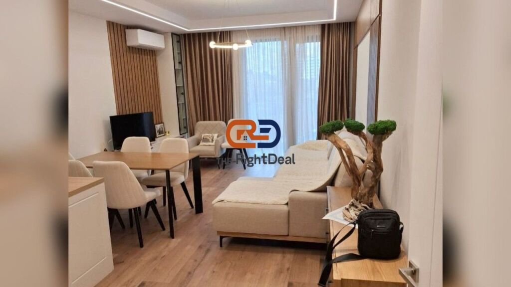 Perballe UET Ne Porcelan ,Jepet Me Qira Apartament 2+1 Bashke Me Nje Post Parkimi!!