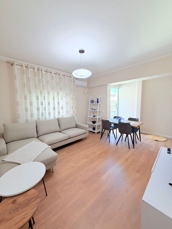 JEPET ME QERA APARTAMENT 2+1 PRANE MUZEUMIT, DURRES