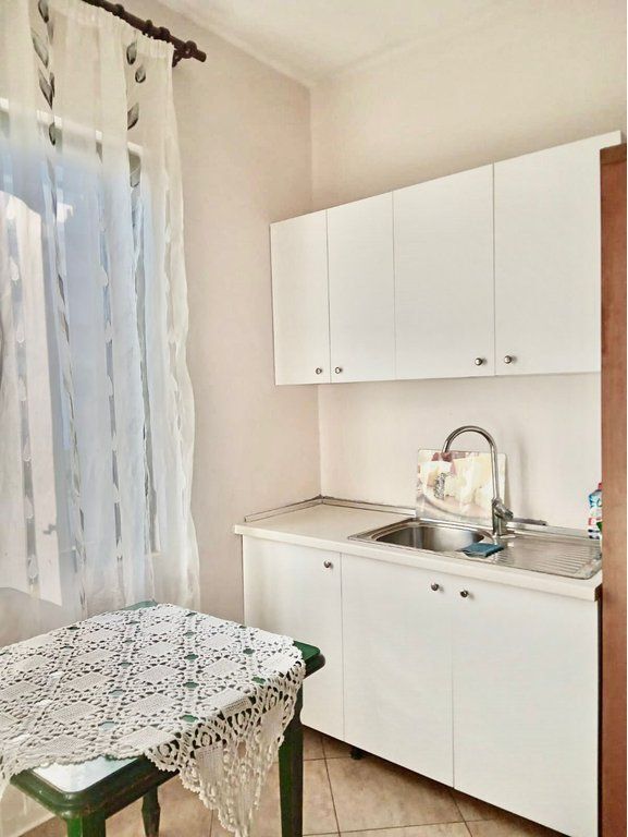 2+1 House for Rent in Ali Demi, Tirana