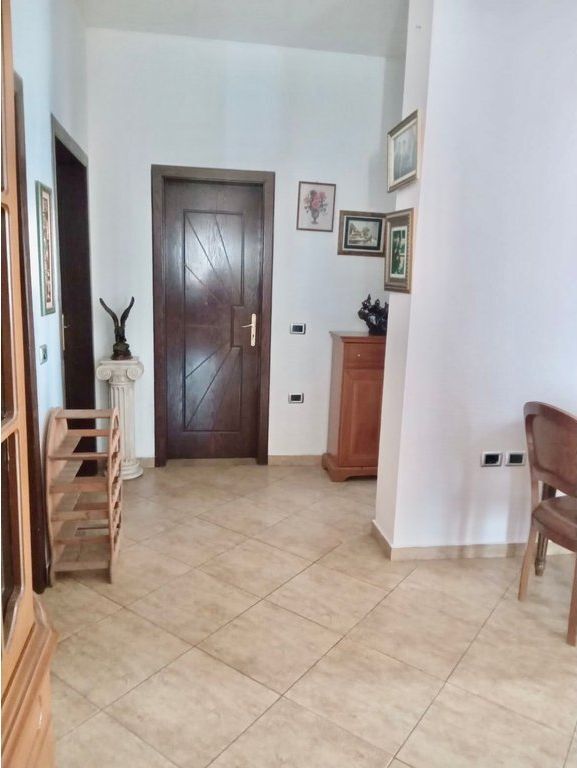 2+1 House for Rent in Ali Demi, Tirana