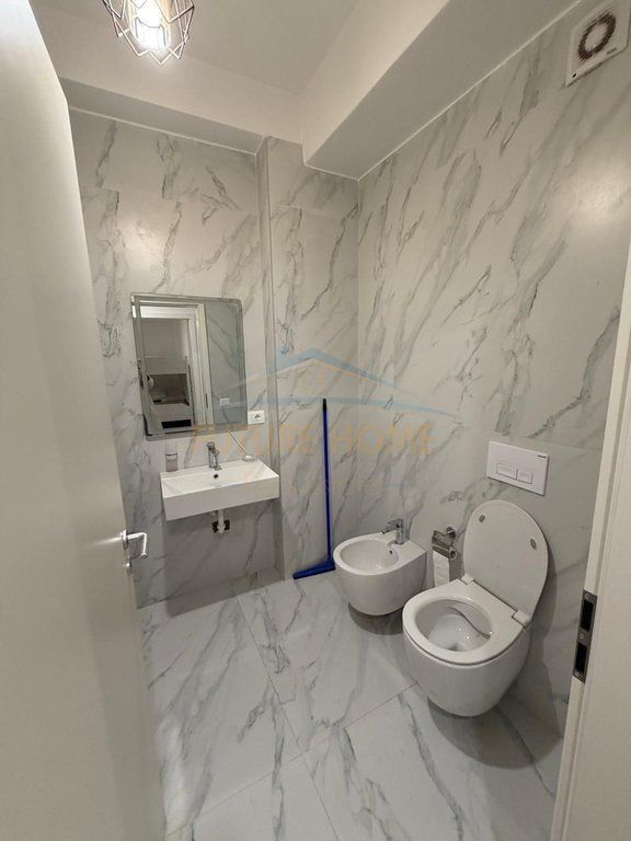 Rent, Apartment 2+1+2+Parking Space, Kaimi Complex, Ali Demi, Tirana.