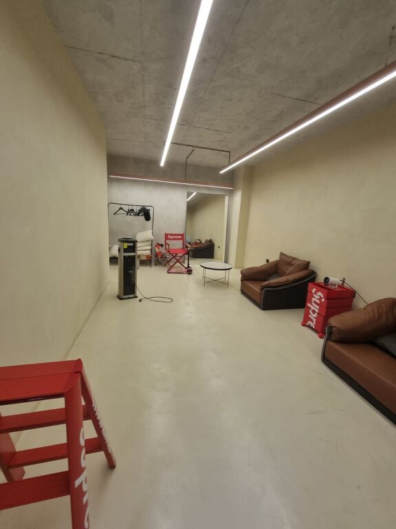 Appartamento 1+1, Comune di Parigi!